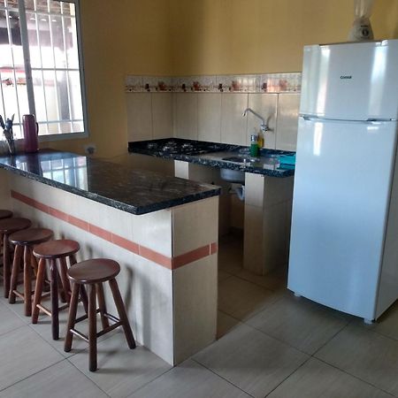 Chale No Condominio Verde Mar Na Praia Da Cocanha Caraguatatuba Eksteriør billede
